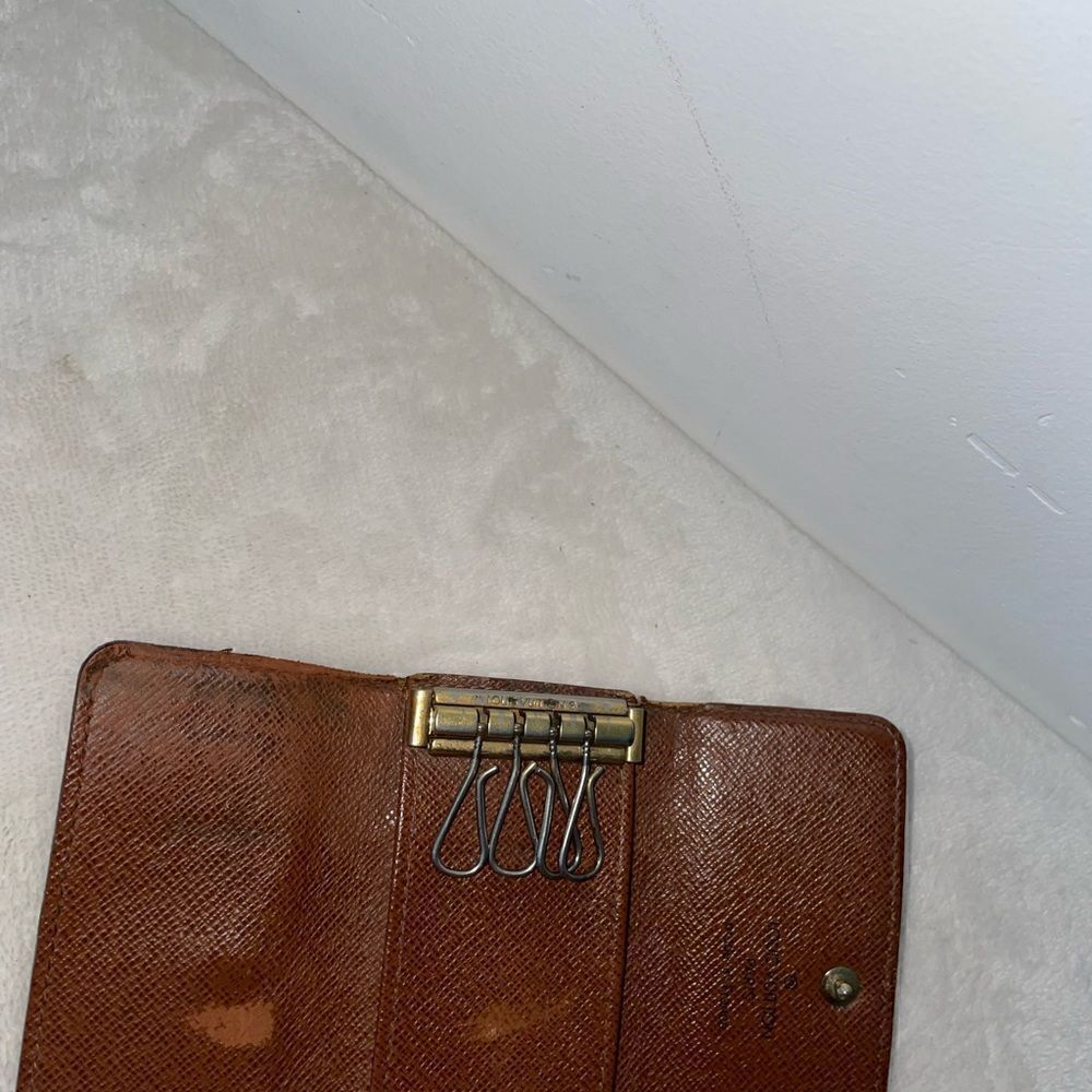 Authentic Louis Vuitton 4 Key Wallet - Picture 6 of 13